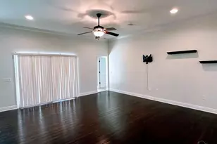 1938 Commodore Dr, Navarre, FL 32566 - Photo 5