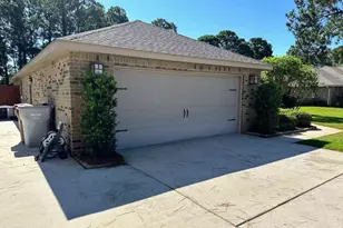 1938 Commodore Dr, Navarre, FL 32566 - Photo 3