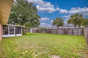 9568 Dynasty Ln, Navarre, FL 32566 - Photo 11