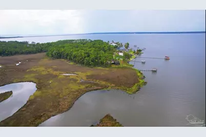 4568 Bayside Dr, Milton, FL 32583 - Photo 5