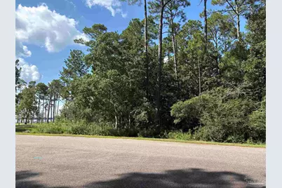 4568 Bayside Dr, Milton, FL 32583 - Photo 3