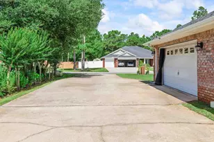 2424 Pineneedle Dr, Navarre, FL 32566 - Photo 49