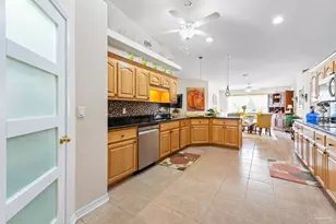 2424 Pineneedle Dr, Navarre, FL 32566 - Photo 15