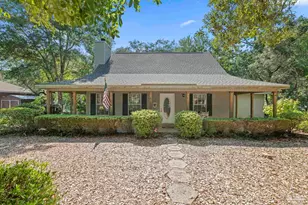 2857 Avenida De Soto, Navarre, FL 32566 - Photo 1