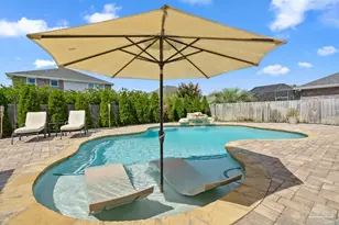 3552 Pelican Bay Cir, Gulf Breeze, FL 32563 - Photo 1