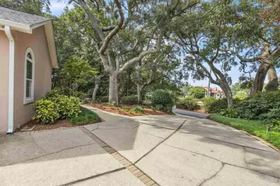 92 Chanteclaire Cir, Gulf Breeze, FL 32561 - Photo 57