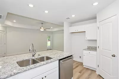 8422 Cherry Ave, Pensacola, FL 32534 - Photo 11