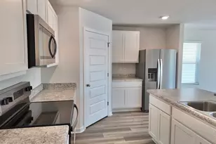 6400 Firefly Dr, Milton, FL 32583 - Photo 9