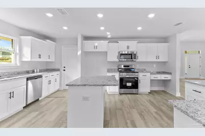 1898 Hazelnut Dr #38-B, Cantonment, FL 32526 - Photo 5