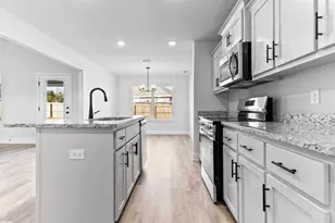 1805 Praline Ln, Cantonment, FL 32533 - Photo 5