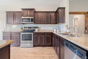 5608 Blue Sky Ct, Milton, FL 32583 - Photo 9