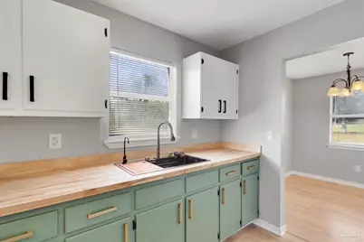 6946 Cornelius Ln, Pensacola, FL 32505 - Photo 9