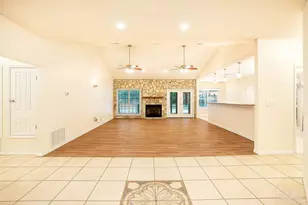1911 Tillman Ln, Pensacola, FL 32526 - Photo 11