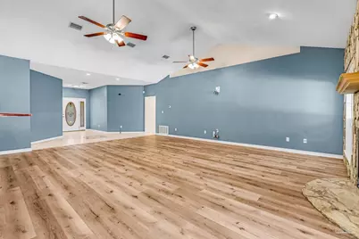 1911 Tillman Ln, Pensacola, FL 32526 - Photo 11