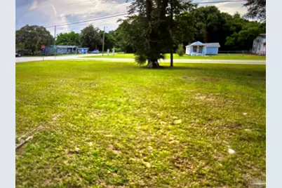 300 Anderson St, Pensacola, FL 32503 - Photo 1