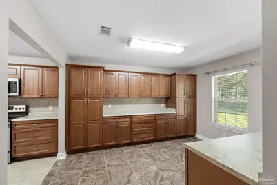 5740 Country Squire Dr, Milton, FL 32570 - Photo 9