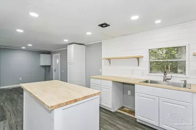 5496 Wales Ave, Pensacola, FL 32526 - Photo 3