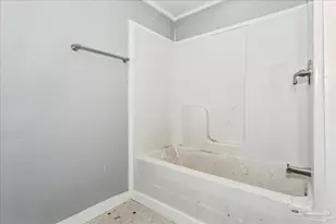 5496 Wales Ave, Pensacola, FL 32526 - Photo 13