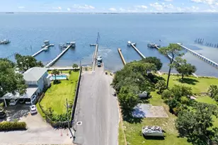 1601 Woodlawn Beach Rd, Gulf Breeze, FL 32563 - Photo 51