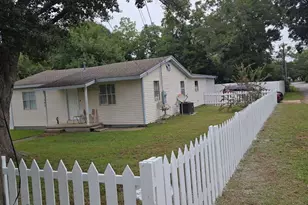 202 Ellington St, Cantonment, FL 32533 - Photo 9