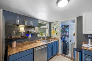 921 Lagoon Dr, Pensacola, FL 32505 - Photo 25