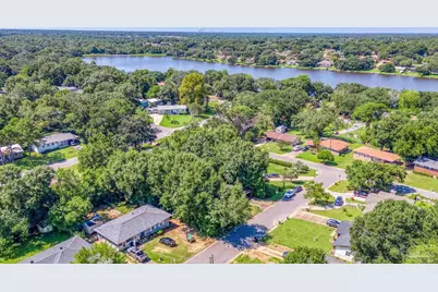 921 Lagoon Dr, Pensacola, FL 32505 - Photo 53