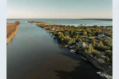 2022 Mackey Key Dr, Pensacola, FL 32514 - Photo 9