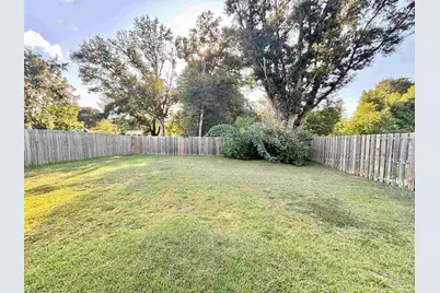 2347 Kirkwood Dr, Cantonment, FL 32533 - Photo 21