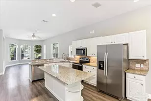 2010 Downing Dr, Pensacola, FL 32505 - Photo 9