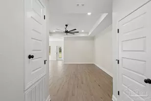 6094 Ashton Woods Cir, Milton, FL 32570 - Photo 5