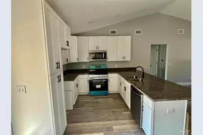 5585 Santa Monica St, Milton, FL 32583 - Photo 5