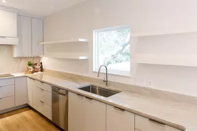 113 Bayshore Dr, Pensacola, FL 32507 - Photo 7