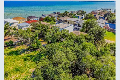 1522 White Caps Ln, Pensacola, FL 32507 - Photo 5