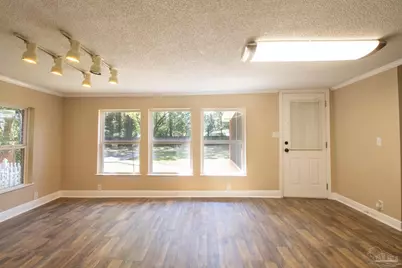 7103 Mobile Hwy, Bellview, FL 32526 - Photo 19