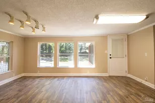 7103 Mobile Hwy, Bellview, FL 32526 - Photo 19