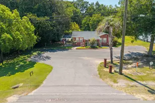 7103 Mobile Hwy, Bellview, FL 32526 - Photo 1