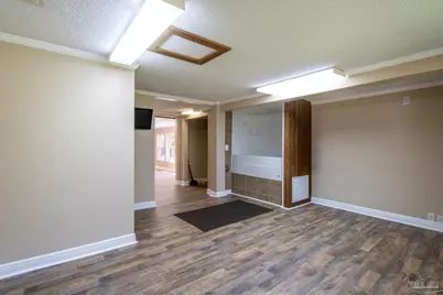 7103 Mobile Hwy, Bellview, FL 32526 - Photo 23