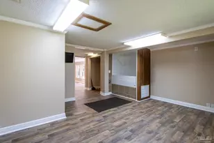 7103 Mobile Hwy, Bellview, FL 32526 - Photo 23