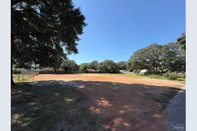 417 Surrey Dr, Gulf Breeze, FL 32561 - Photo 1