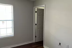 1760 W Strong St, Pensacola, FL 32501 - Photo 9