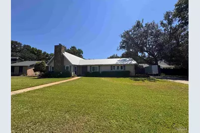 1012 Great Oaks Dr, Gulf Breeze, FL 32563 - Photo 1