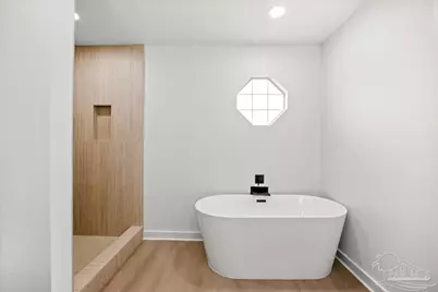 2215 Blue Lake Dr, Pensacola, FL 32506 - Photo 17