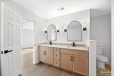 2215 Blue Lake Dr, Pensacola, FL 32506 - Photo 15