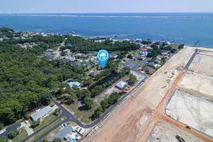 1717 E Smugglers Cove Dr, Gulf Breeze, FL 32563 - Photo 1