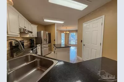 6902 Hanover Ct, Milton, FL 32570 - Photo 11