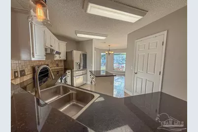 6902 Hanover Ct, Milton, FL 32570 - Photo 11
