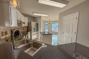 6902 Hanover Ct, Milton, FL 32570 - Photo 11