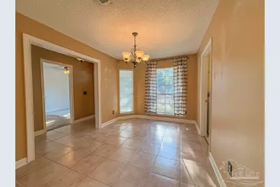 6902 Hanover Ct, Milton, FL 32570 - Photo 5