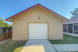 6902 Hanover Ct, Milton, FL 32570 - Photo 35