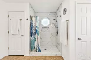 1708 Lighthouse Pointe Dr, Gulf Breeze, FL 32563 - Photo 27